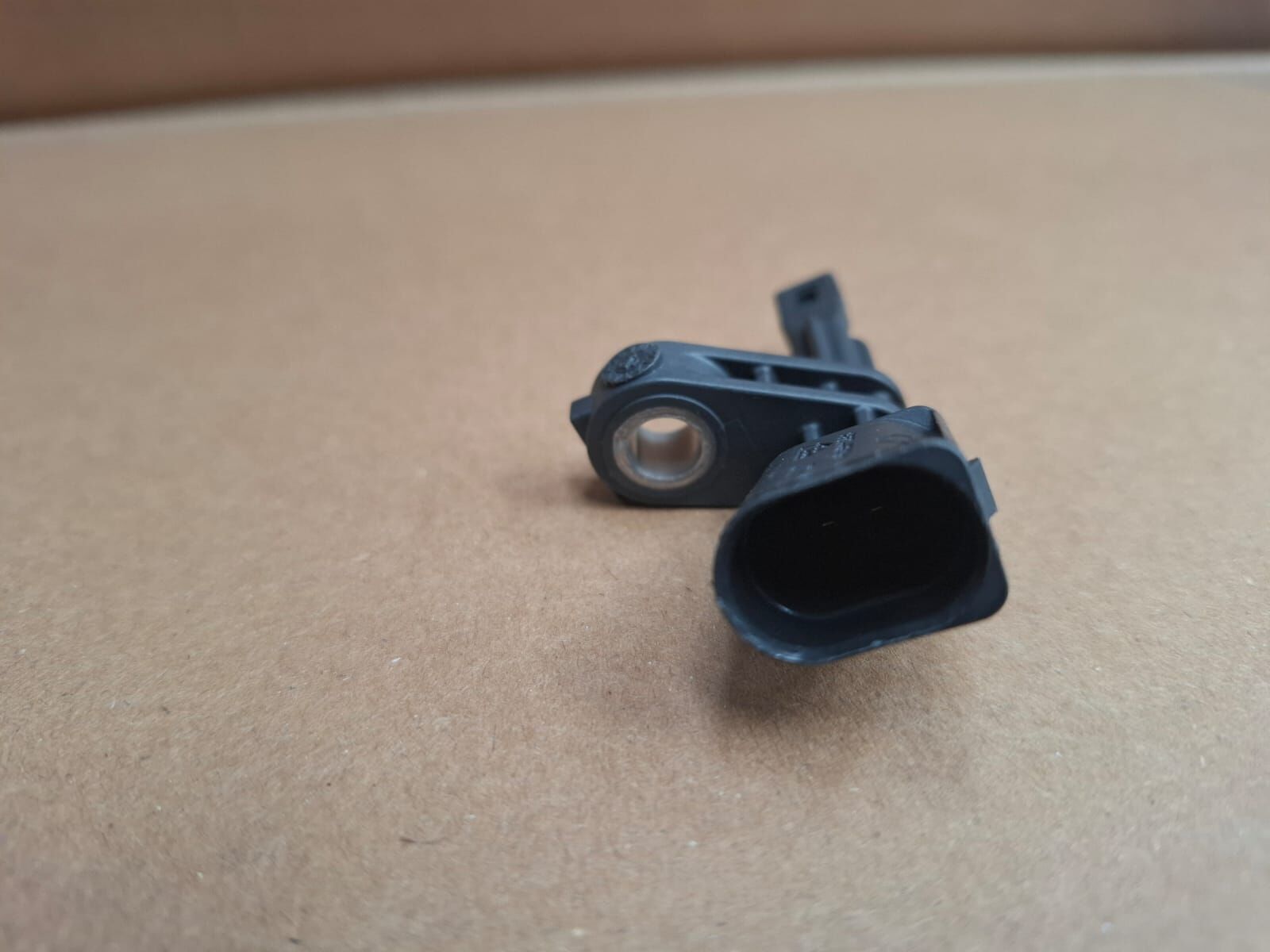 Golf 7 Sağ Ön Teker Abs Sensörü Oem.WHT003857C