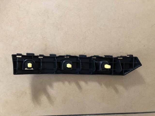 86652N7000 İthal Hyundai Tucson Arka Tampon Sağ Braketi 2021-25