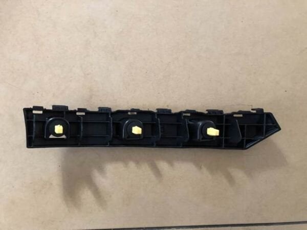 86652N7000 İthal Hyundai Tucson Arka Tampon Sağ Braketi 2021-25