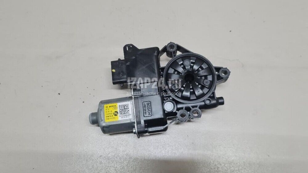 82460M6100  Mobis Kia Cerato Sağ Ön Kapı Cam Motoru 2022-24