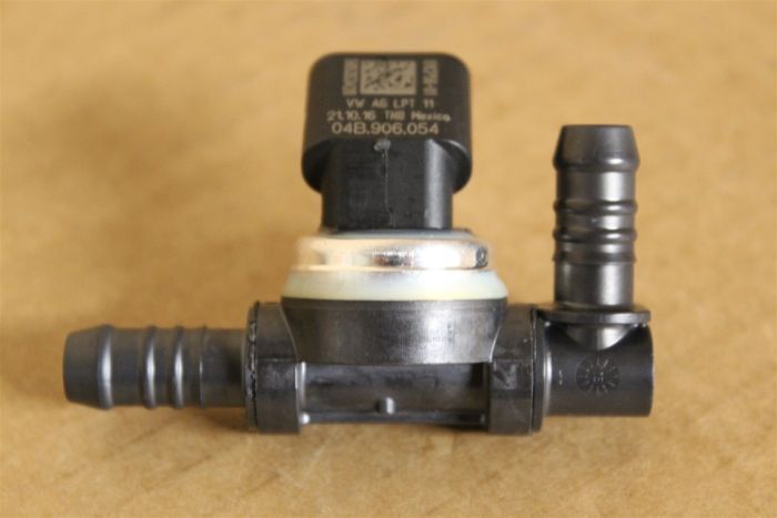 04b9060054 Wv Audi Yakıt Basınç Sensörü Kablolu 2.0TDİ