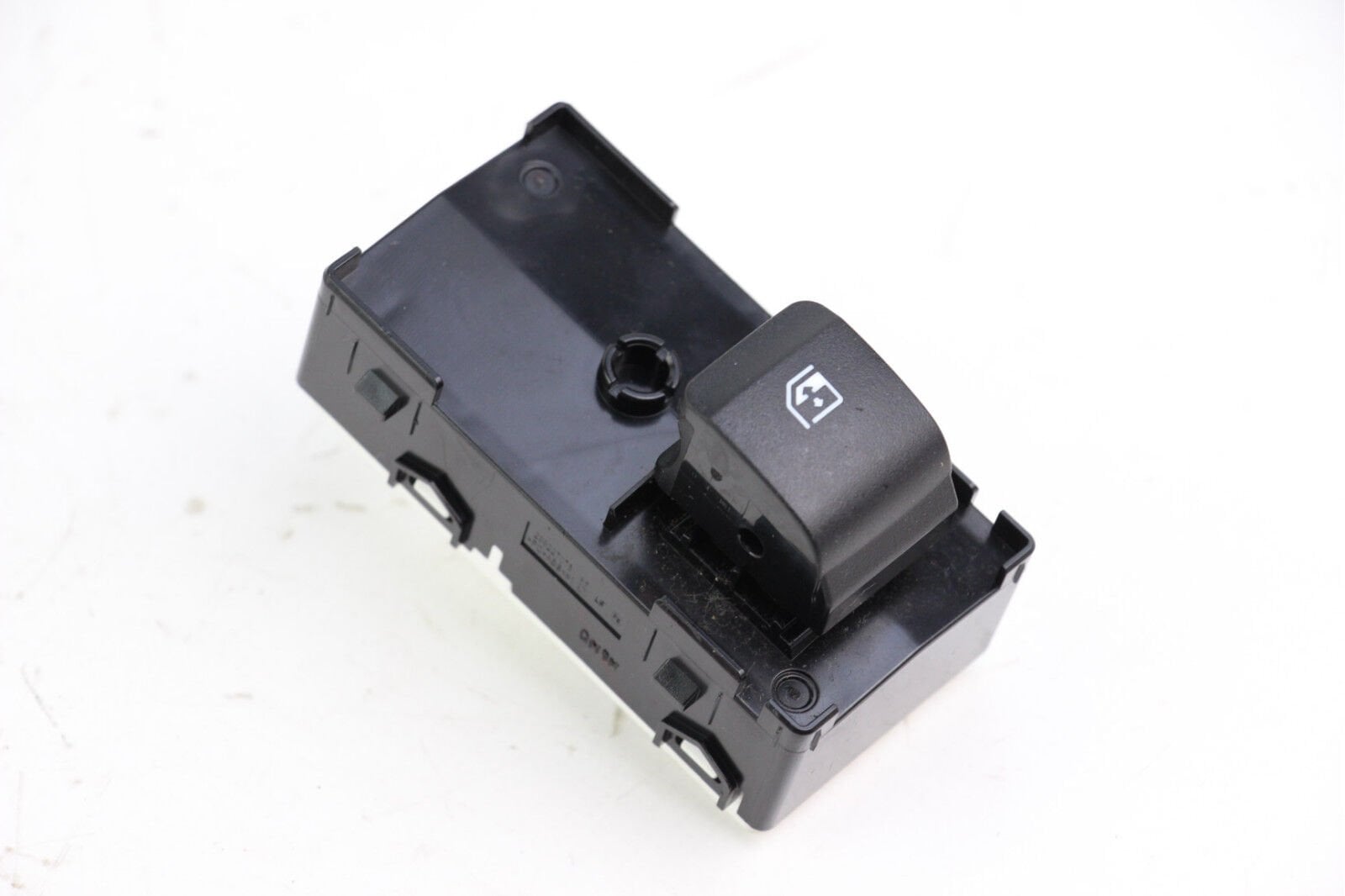 93581n70504X Mobis Hyundai Tucson Ön Cam Sağ Düğmesi 2021-24