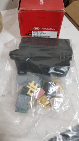 Kia Cerato 2004-09 Sigorta Kutusu Komple Mobis.919402F000